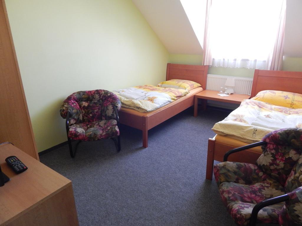 Penzion U Kasnych Mnisek pod Brdy Luaran gambar