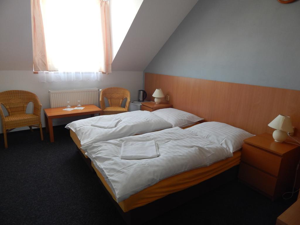Penzion U Kasnych Mnisek pod Brdy Luaran gambar