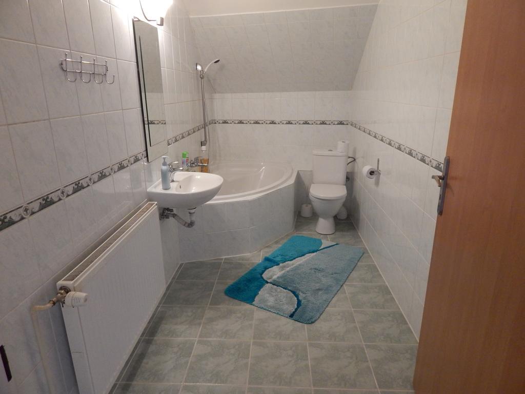 Penzion U Kasnych Mnisek pod Brdy Luaran gambar
