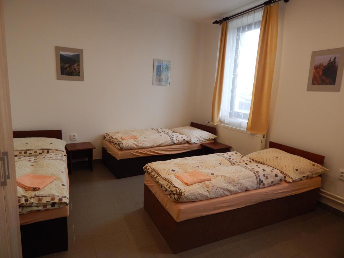 Penzion U Kasnych Mnisek pod Brdy Luaran gambar