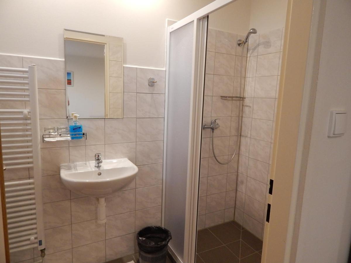 Penzion U Kasnych Mnisek pod Brdy Luaran gambar